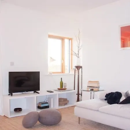 2 Bed 2 Bath With Canal View *