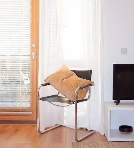 Διαμέρισμα 2 Bed 2 Bath With Canal View