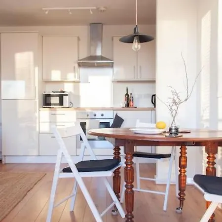 2 Bed 2 Bath With Canal View Dublino