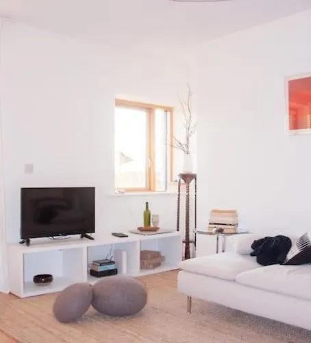 2 Bed 2 Bath With Canal View *