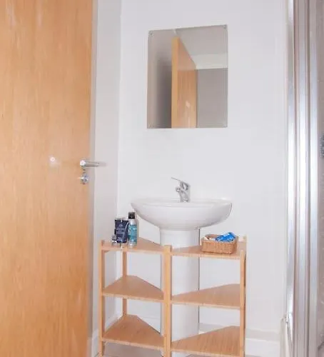 Lägenhet 2 Bed 2 Bath With Canal View *