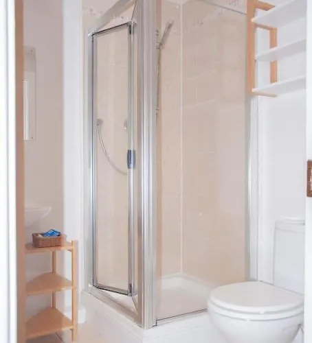 2 Bed 2 Bath With Canal View Apartament Dublin