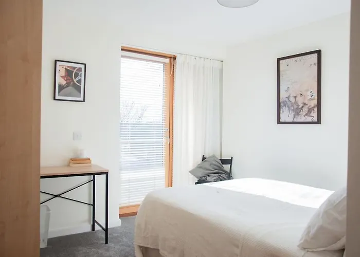 2 Bed 2 Bath With Canal View *