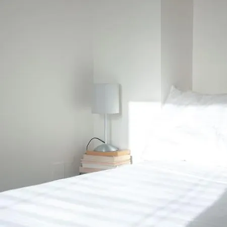 2 Bed 2 Bath With Canal View Apartmán